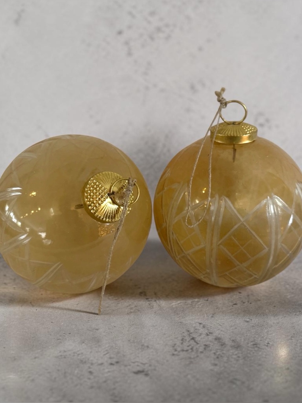 PAIR 2 Kugel LIGHT GOLD Clear Etched Glass VINTAGE Christmas Ornament 5.5"